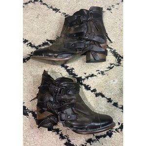 FreeBird by Steven booties size 7